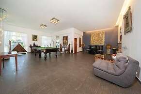 SeaView Villa Private Pool Table V195