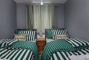 House -sleeps 8, Parking, Suitable for Contractors