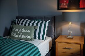 House -sleeps 8, Parking, Suitable for Contractors