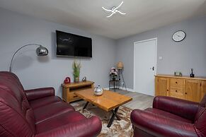 House -sleeps 8, Parking, Suitable for Contractors