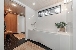 Villa Ailo - Quality Villa with Sauna & Jacuzzi
