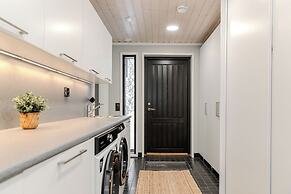 Villa Ailo - Quality Villa with Sauna & Jacuzzi