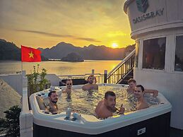 Oasis Bay Party Cruise