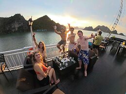 Oasis Bay Party Cruise