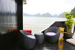 Oasis Bay Party Cruise