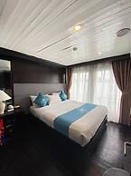 Oasis Bay Party Cruise