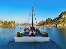 Oasis Bay Party Cruise