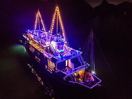 Oasis Bay Party Cruise