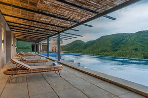 Nanda Hill Resorts