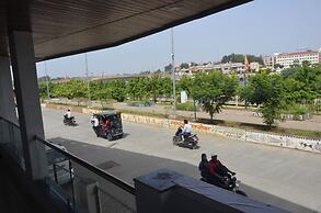 Hotel Shree Lok