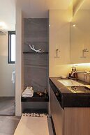 2 Bed Room Sea View High Floor Luxury Accomodation