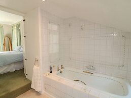 Larkspur Cottage