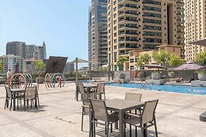 Dubai Marina Sleeps 3 Very Close to the Beach