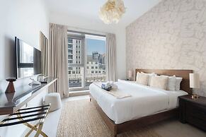 Dubai Marina Sleeps 3 Very Close to the Beach