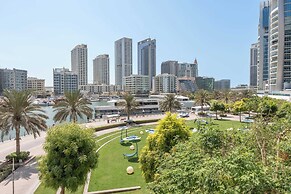 Dubai Marina Sleeps 3 Very Close to the Beach