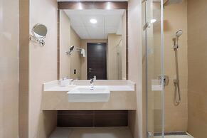 Dubai Marina Sleeps 3 Very Close to the Beach