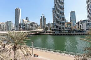 Dubai Marina Sleeps 3 Very Close to the Beach