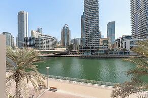 Dubai Marina Sleeps 3 Very Close to the Beach