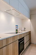 Charming Chic Stay With Garden Views Parking
