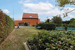 Charming Chic Stay With Garden Views Parking