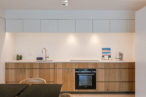 Charming Chic Stay With Garden Views Parking