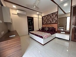 HomiStay - 3BHK