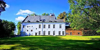 Le Manoir Familial