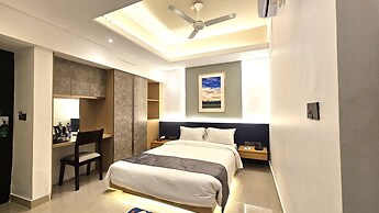 The Peace Palace Luxury Hotel