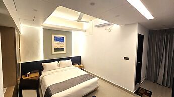 The Peace Palace Luxury Hotel
