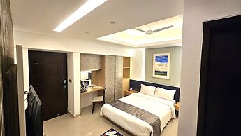 The Peace Palace Luxury Hotel