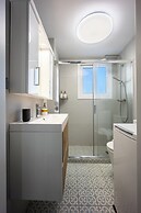 Cozy 2BR Near Metro Acropolis View