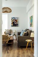 Cozy 2BR Near Metro Acropolis View