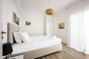 Cozy 2BR Near Metro Acropolis View