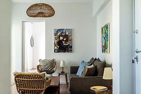 Cozy 2BR Near Metro Acropolis View