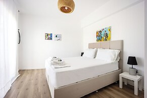 Cozy 2BR Near Metro Acropolis View