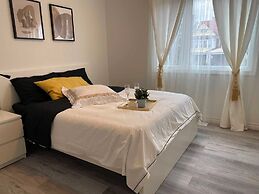 Bentley Commons Fallsview Towns