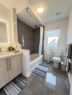 Bentley Commons Fallsview Towns