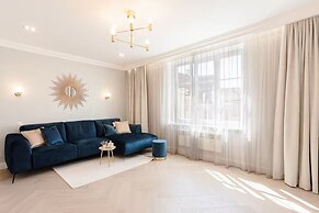 Toompea Castle 2 BR Old Town Apartment