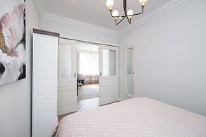 Toompea Castle 2 BR Old Town Apartment