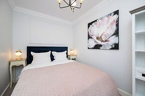 Toompea Castle 2 BR Old Town Apartment