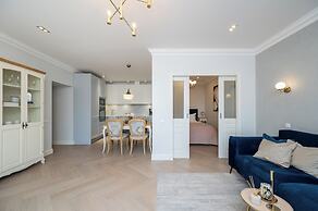 Toompea Castle 2 BR Old Town Apartment