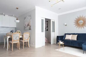 Toompea Castle 2 BR Old Town Apartment
