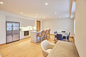 Host Stay Thames Apartment