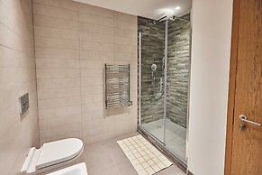 Host Stay Thames Apartment