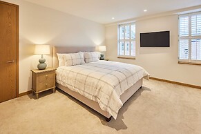 Host Stay Thames Apartment