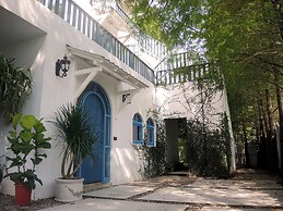 Full Blossoms Garden House