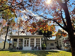 Full Blossoms Garden House