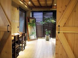 Full Blossoms Garden House
