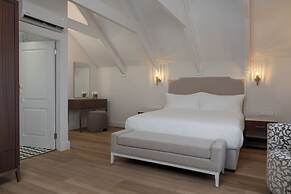 Guest House by Morea