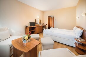 Moura Dream Hotel